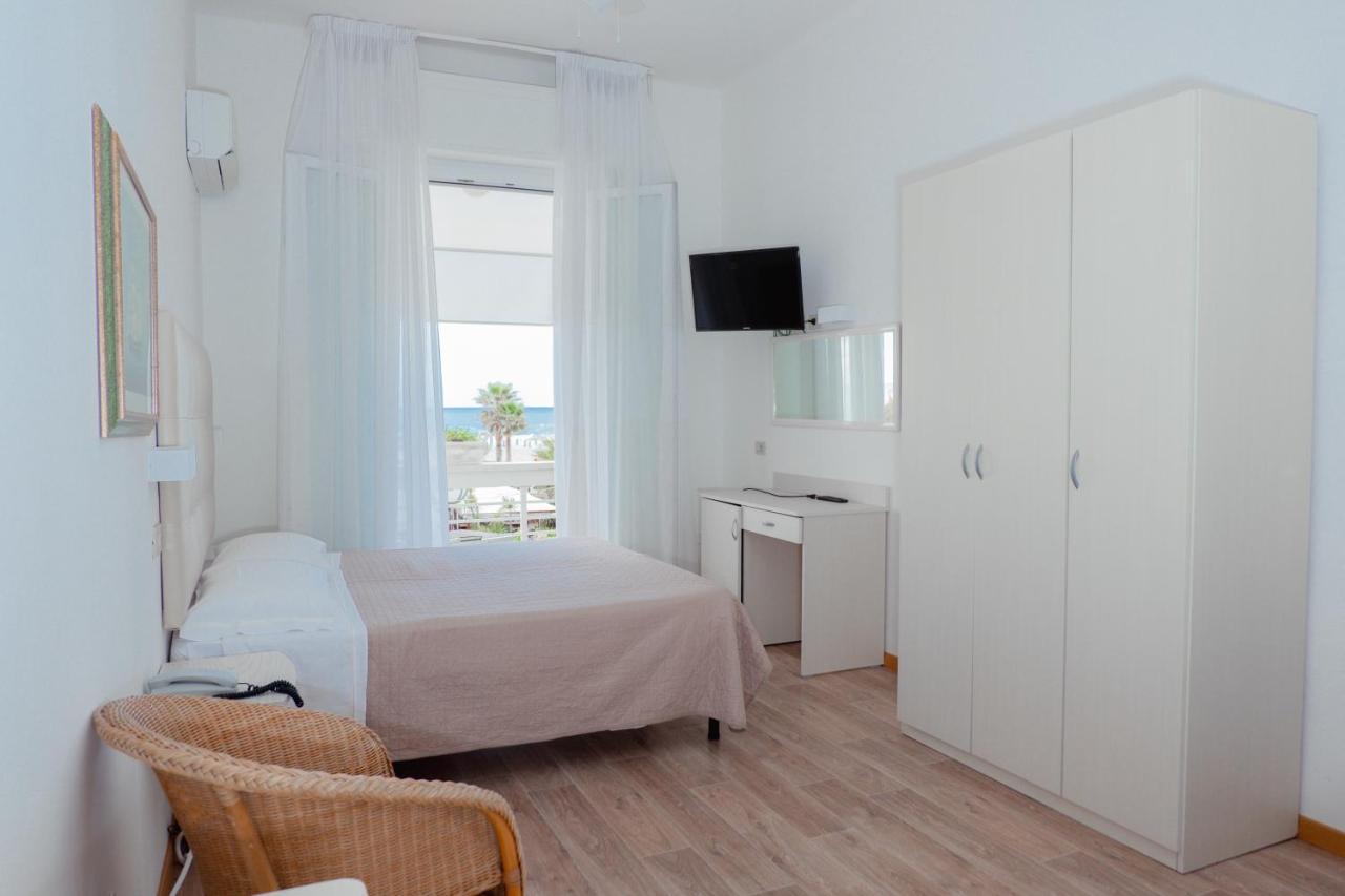 Hotel Lungomare Cattolica Eksteriør bilde