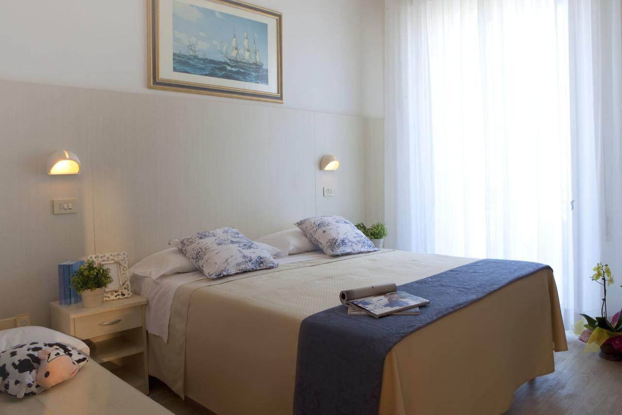Hotel Lungomare Cattolica Eksteriør bilde