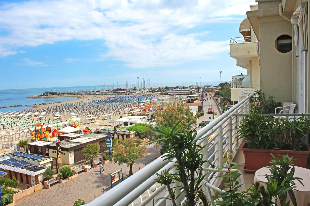 Hotel Lungomare Cattolica Eksteriør bilde