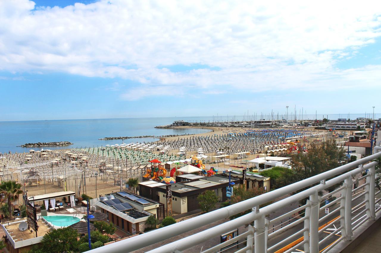 Hotel Lungomare Cattolica Eksteriør bilde