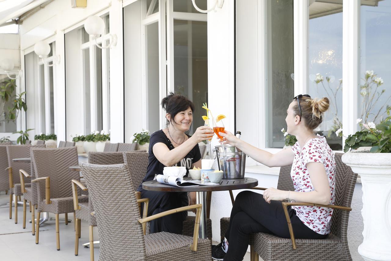 Hotel Lungomare Cattolica Eksteriør bilde